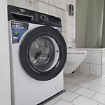 Einzigartiges Angebot - Maisonette Mit Balkon & Parkplatz, Zentral & Ruhig *