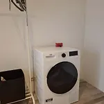 Einzigartiges Angebot - Maisonette Mit Balkon & Parkplatz, Zentral & Ruhig Apartment *