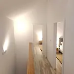 Einzigartiges Angebot - Maisonette Mit Balkon & Parkplatz, Zentral & Ruhig Apartment *