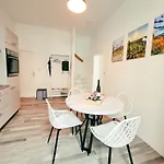 Apartment Einzigartiges Angebot - Maisonette Mit Balkon & Parkplatz, Zentral & Ruhig *