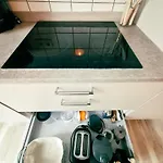 Einzigartiges Angebot - Maisonette Mit Balkon & Parkplatz, Zentral & Ruhig Apartment *