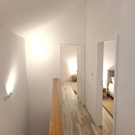 Einzigartiges Angebot - Maisonette Mit Balkon & Parkplatz, Zentral & Ruhig 아파트 *