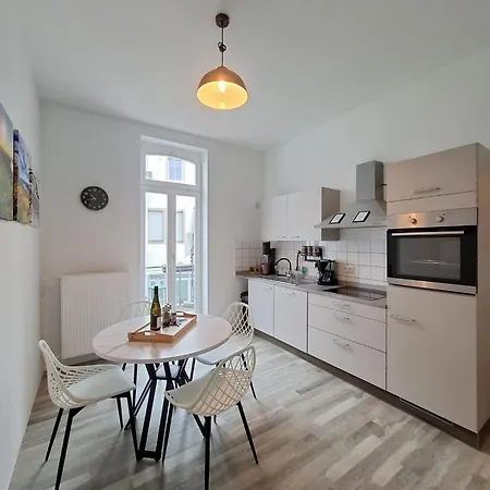 Einzigartiges Angebot - Maisonette Mit Balkon & Parkplatz, Zentral & Ruhig 아파트 *