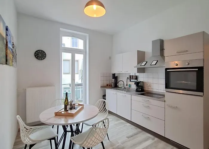 Einzigartiges Angebot - Maisonette Mit Balkon & Parkplatz, Zentral & Ruhig Appartement *
